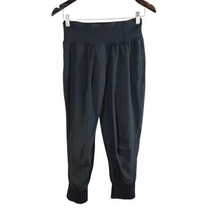 Lululemon Dance To Yoga Cropped Pant in Black Workout Athleisure Women's 2-4